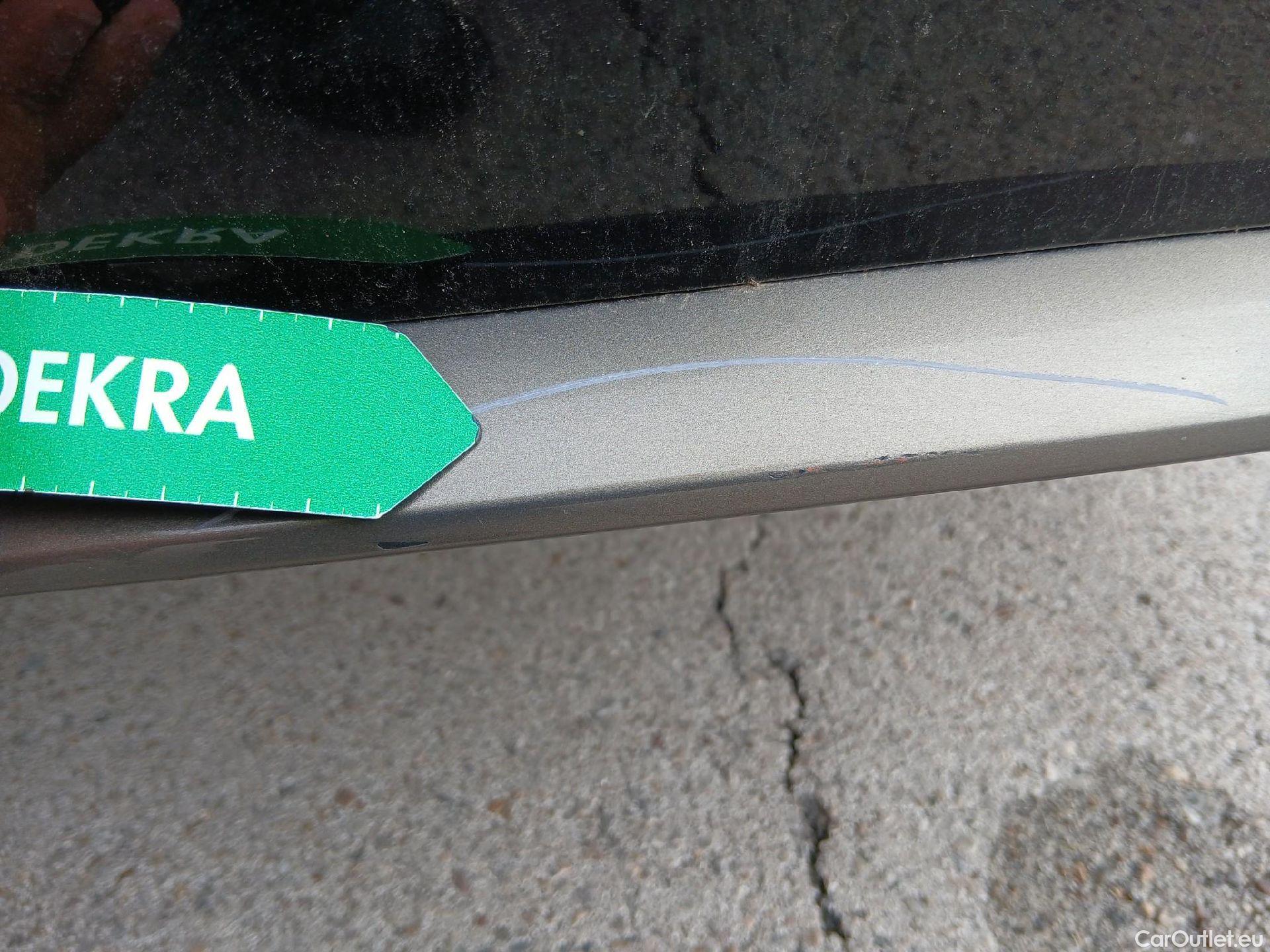  Toyota  Corolla TOYOTA  / 2019 / 5P / familiar 1.8 125H STYLE E-CVT TOURING SPORT #18