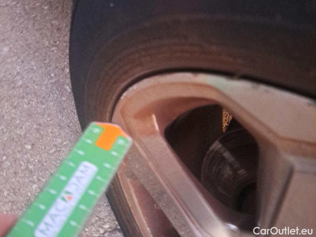  Toyota  RAV4 TOYOTA  / 2018 / 5P / todoterreno 2.5l 220H Advance Plus #8