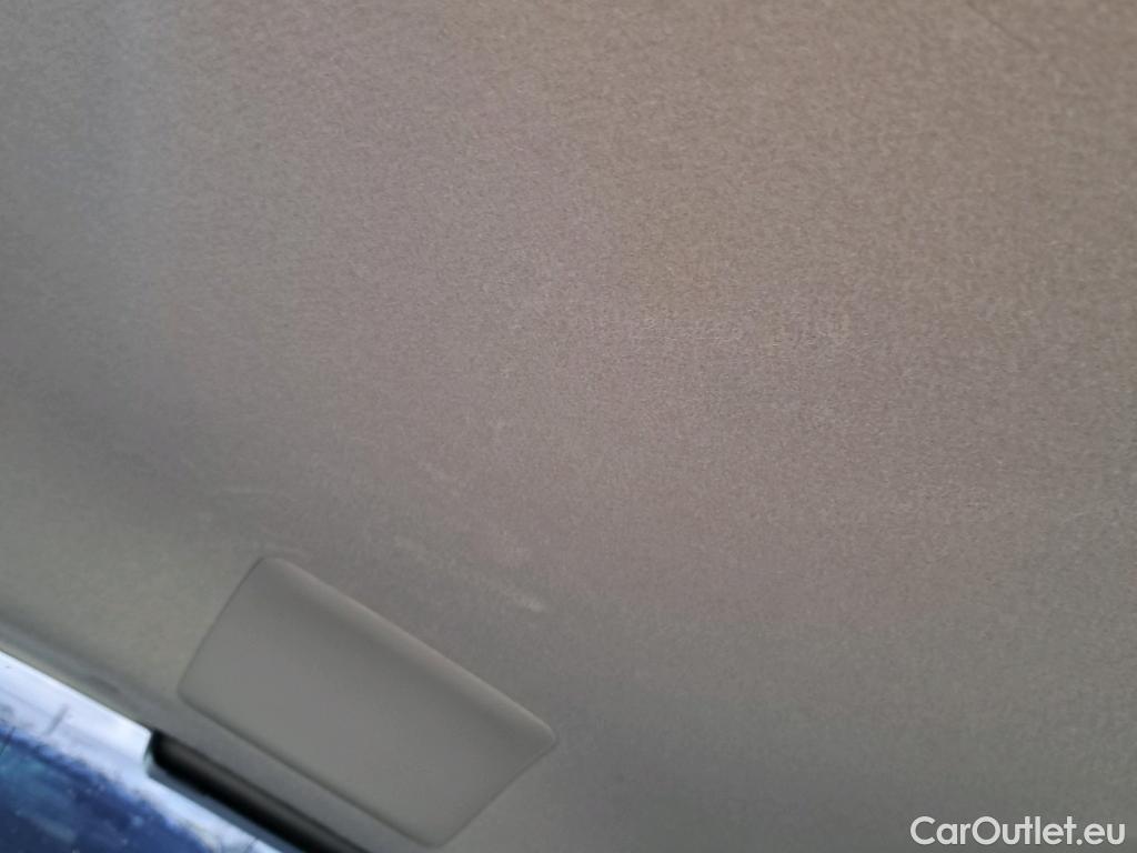  Toyota  Yaris TOYOTA  / 2020 / 5P / berlina con portón 1.5 120H Business Plus #2