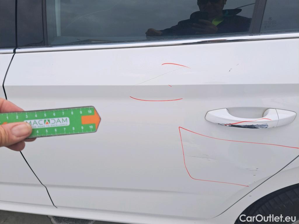  Skoda  KAMIQ SKODA  1.0 TSI 81kW (110CV) DSG Ambition (CX) #49