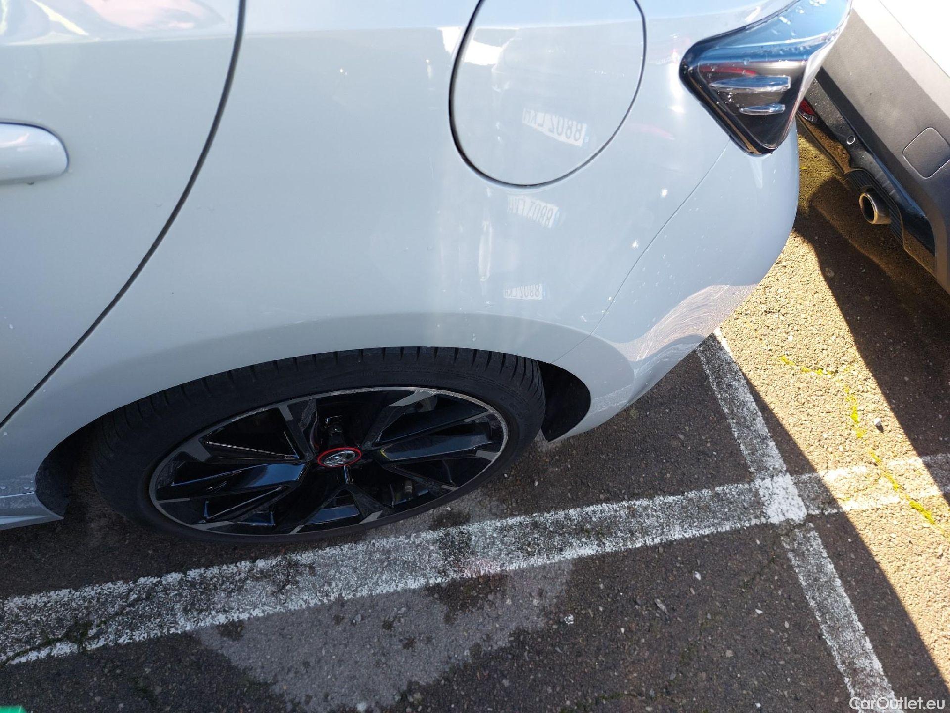  Toyota  Corolla TOYOTA  / 2019 / 5P / berlina con portón 2.0 180H GR-SPORT E-CVT #10