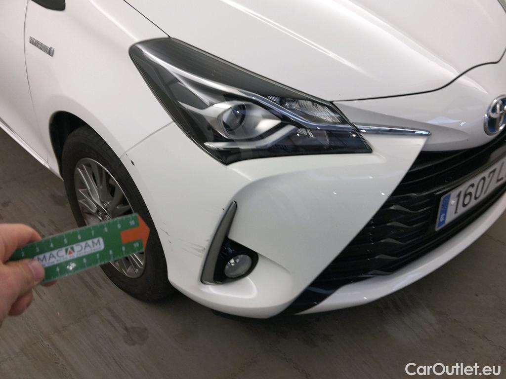  Toyota  Yaris TOYOTA  / 2017 / 5P / berlina con portón 1.5 100H Active #6