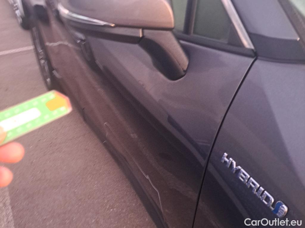  Toyota  RAV4 TOYOTA  / 2018 / 5P / todoterreno 2.5l 220H Advance Plus #3