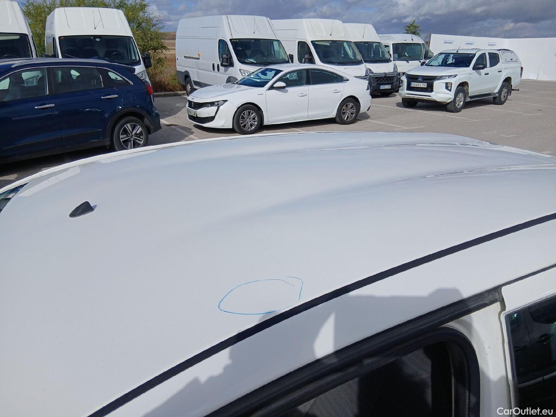  Toyota  Aygo TOYOTA  / 2018 / 5P / minicoche 1.0 70 x-play #21