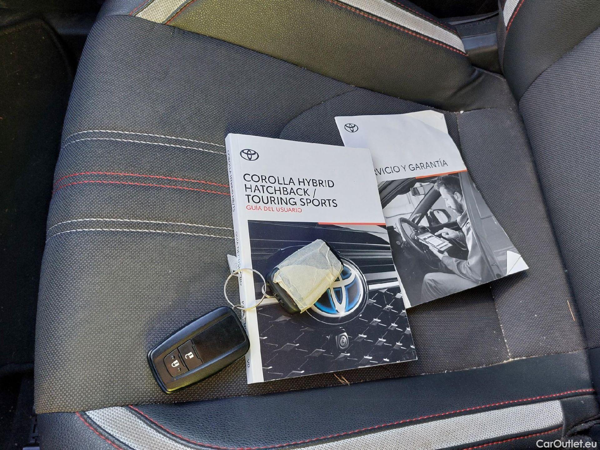  Toyota  Corolla TOYOTA  / 2019 / 5P / berlina con portón 2.0 180H GR-SPORT E-CVT #1