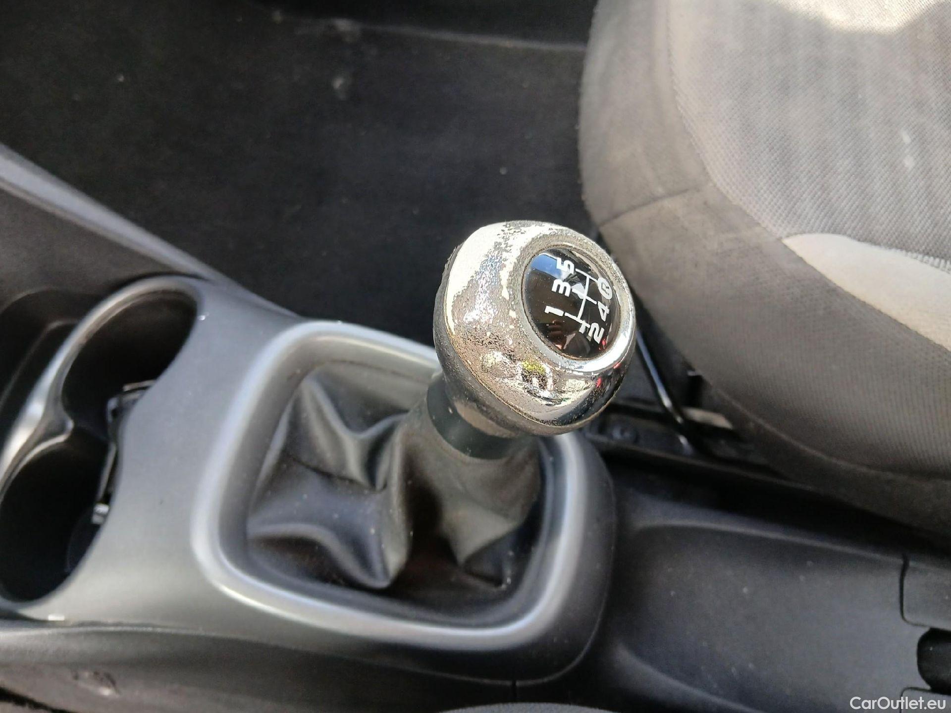  Toyota  Aygo TOYOTA  / 2018 / 5P / minicoche 1.0 70 x-play #23