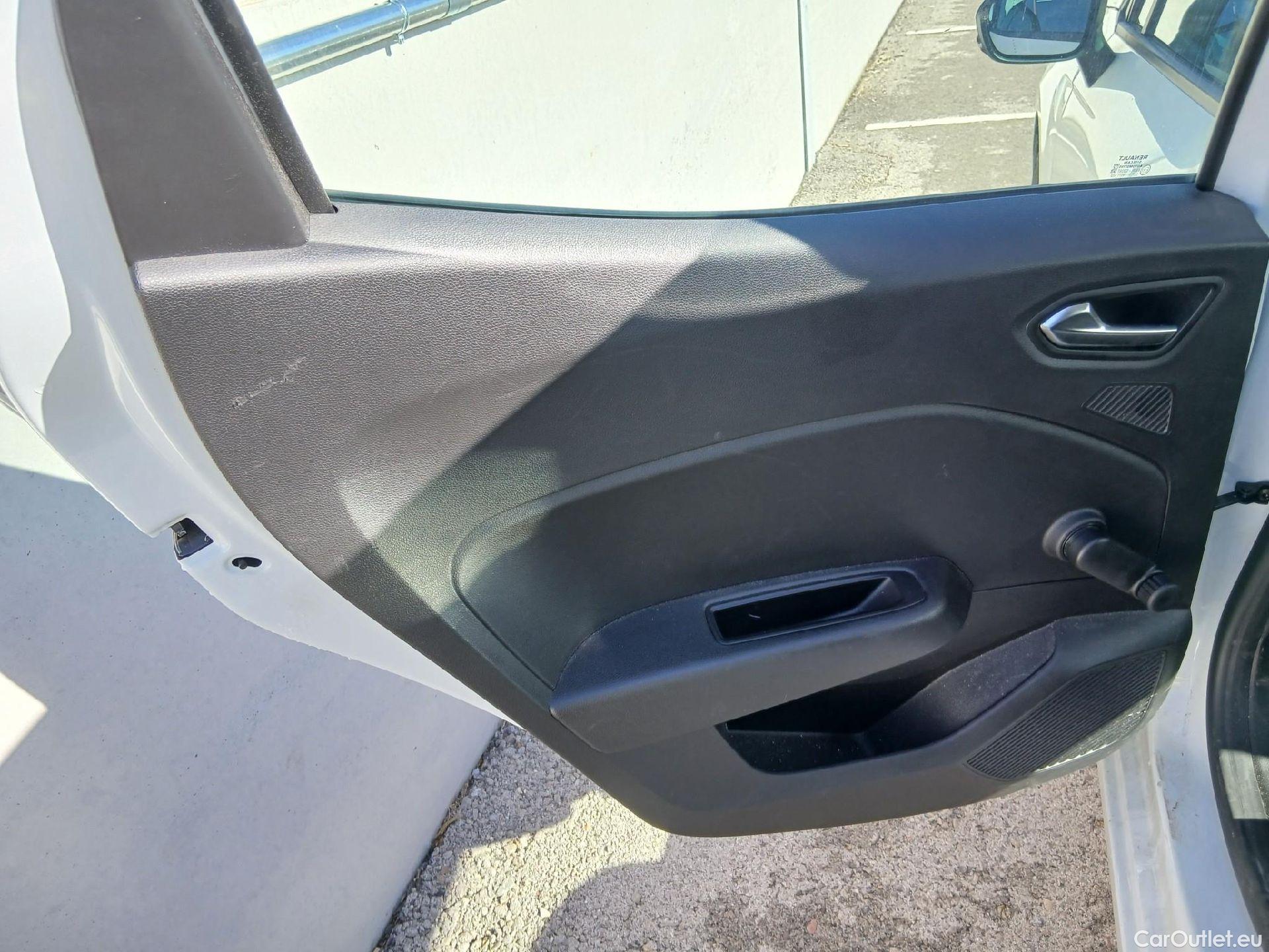  Renault  Clio RENAULT  / 2019 / 5P / berlina con portón Business Blue dCi 63 kW (85CV) #18