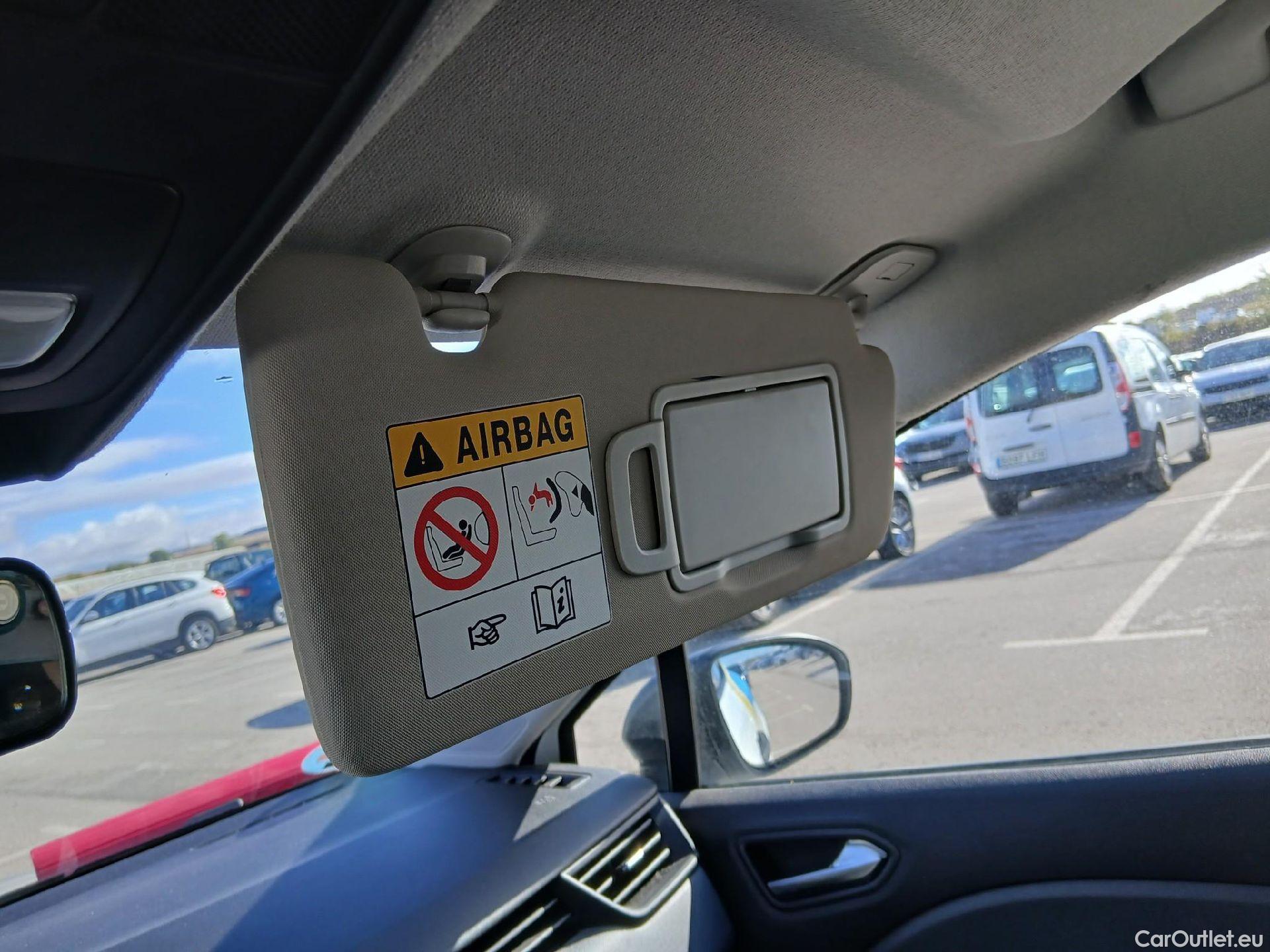  Renault  Clio RENAULT  / 2019 / 5P / berlina con portón Business Blue dCi 63 kW (85CV) #13