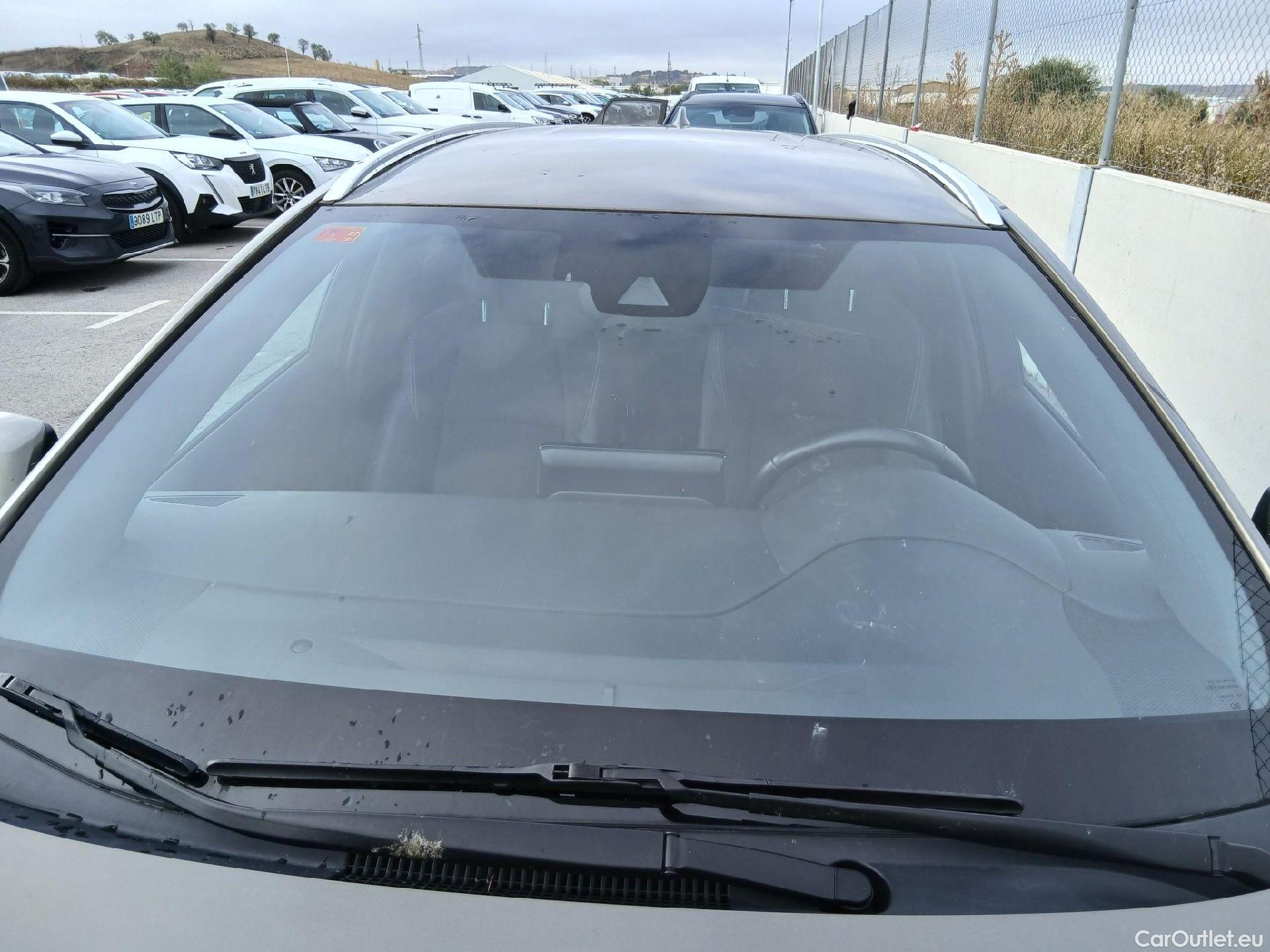  Toyota  Corolla TOYOTA  / 2019 / 5P / familiar 1.8 125H STYLE E-CVT TOURING SPORT #1