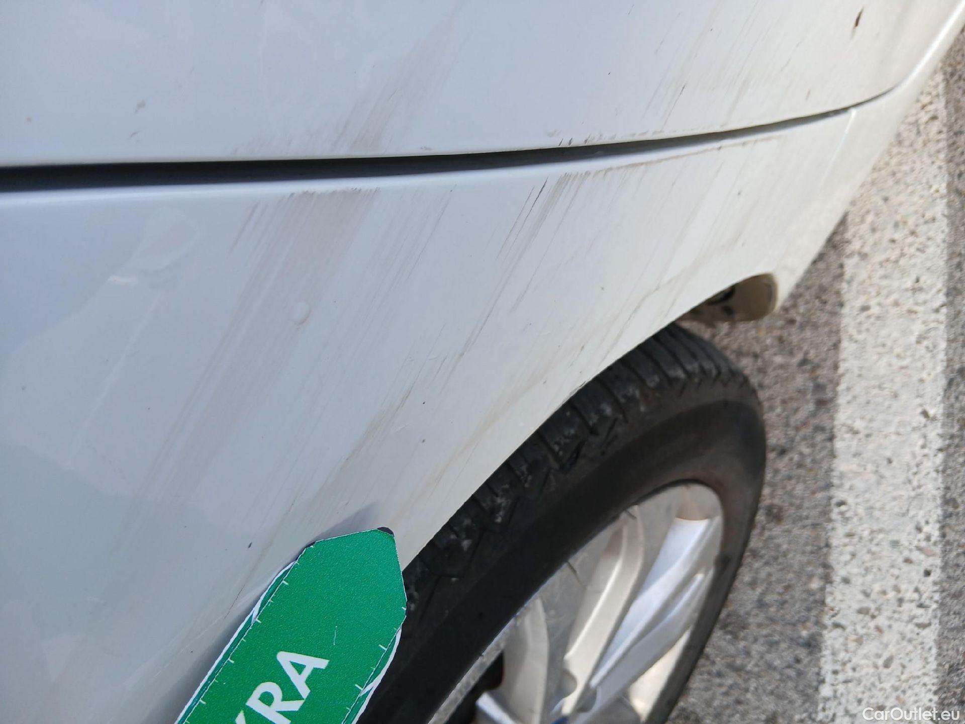  Renault  Zoe RENAULT  / 2019 / 5P / berlina con portón Intens 80 kW R110 Batería 50kWh #24