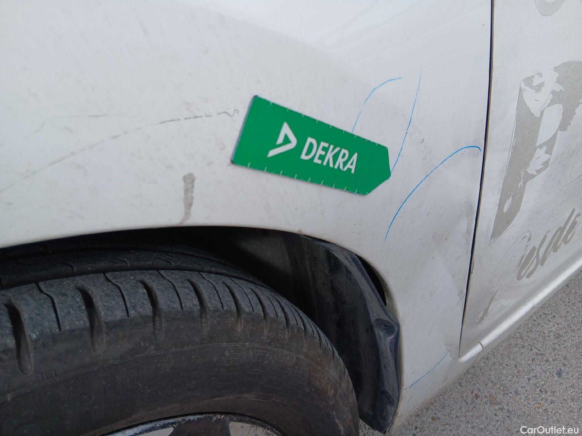  Toyota  Aygo TOYOTA  / 2018 / 5P / minicoche 1.0 70 x-play #12