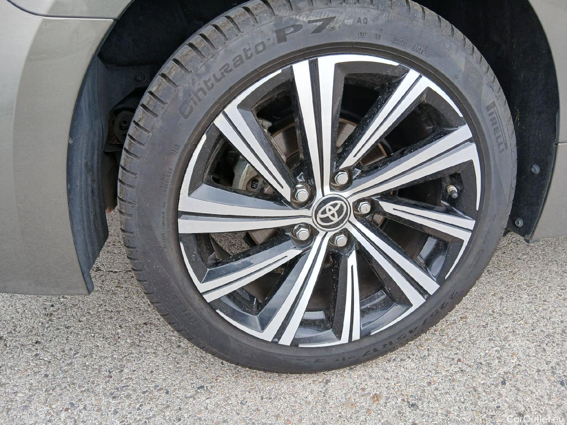  Toyota  Corolla TOYOTA  / 2019 / 5P / familiar 1.8 125H STYLE E-CVT TOURING SPORT #21