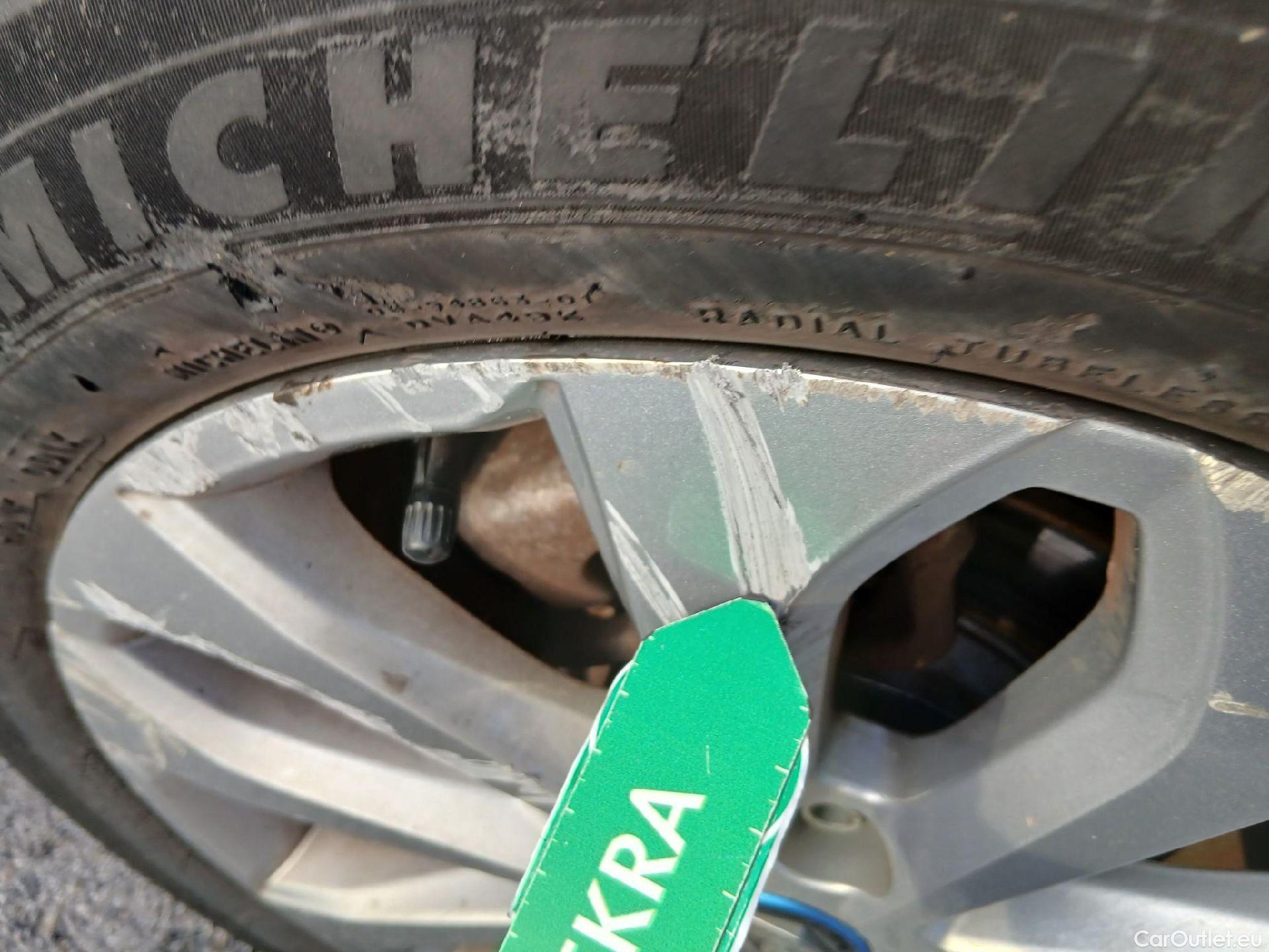  Renault  Zoe RENAULT  / 2019 / 5P / berlina con portón Intens 80 kW R110 Batería 50kWh #9