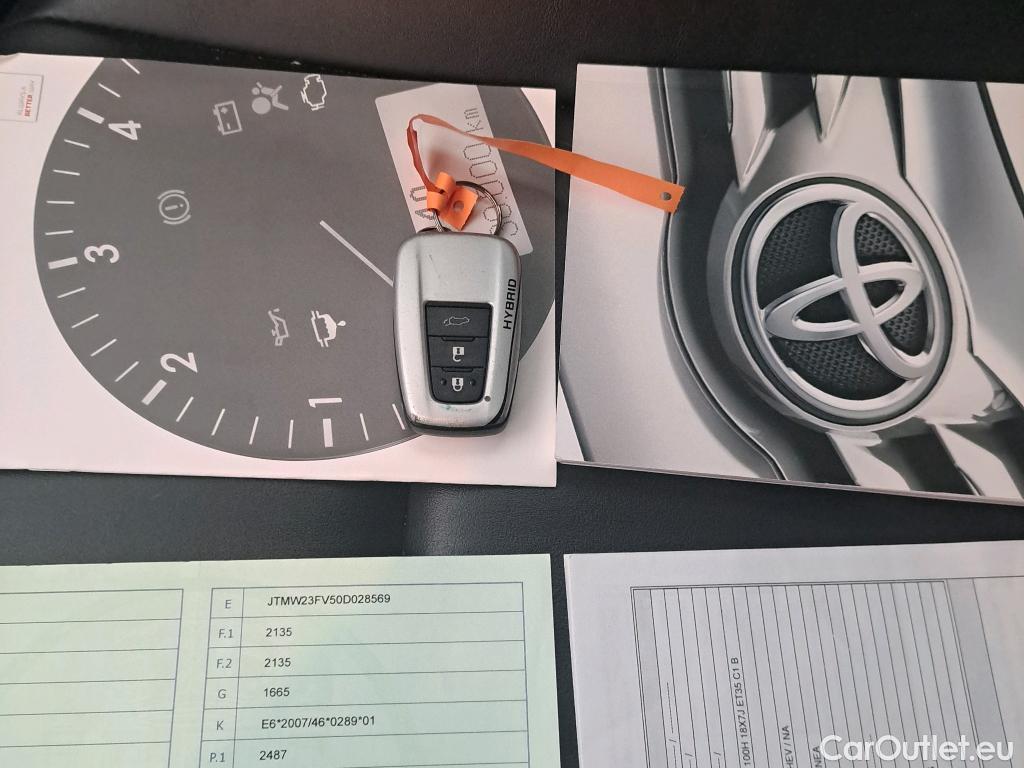  Toyota  RAV4 TOYOTA  / 2018 / 5P / todoterreno 2.5l 220H Advance Plus #2