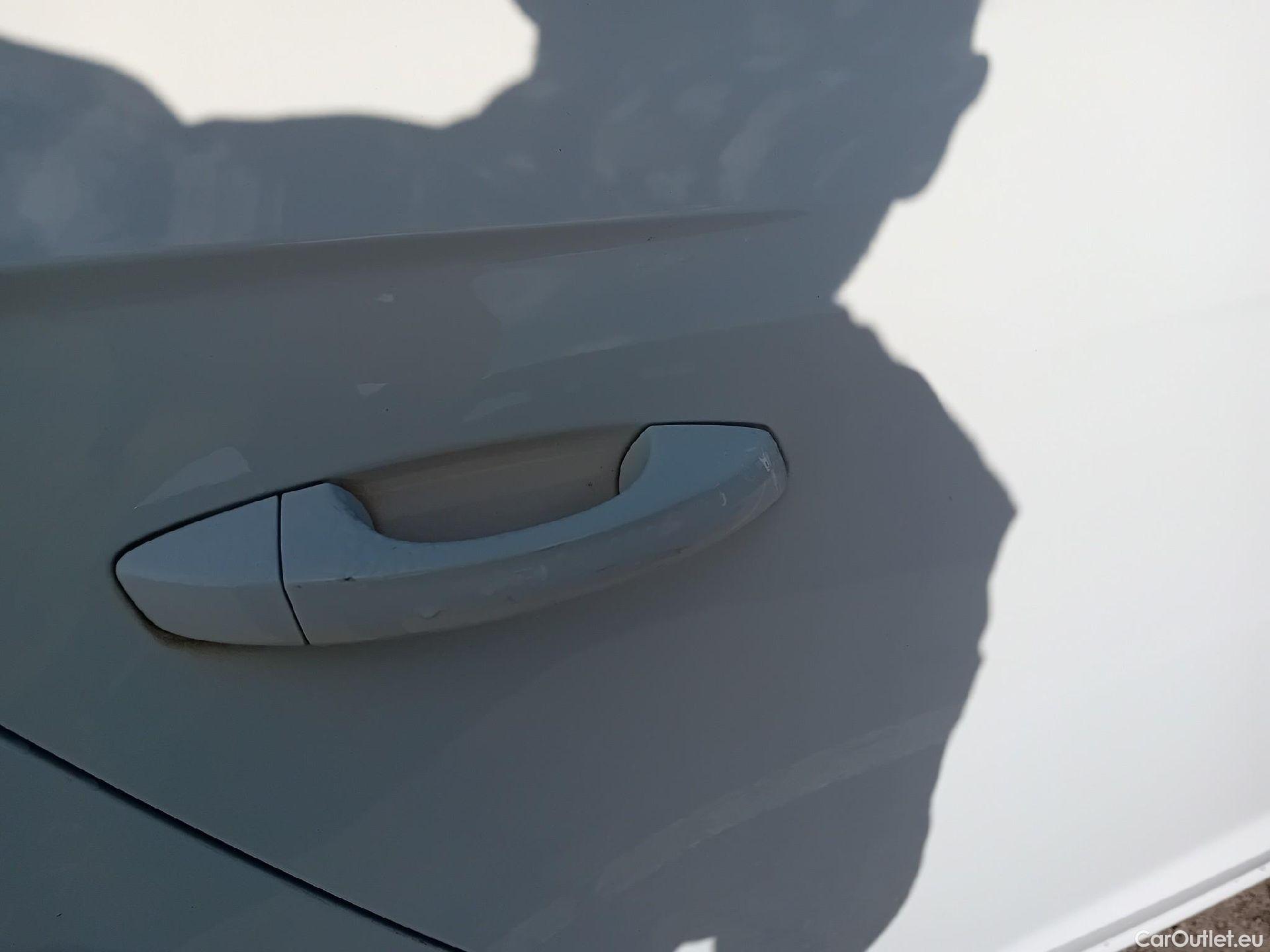  Seat  Leon SEAT León / 2016 / 5P / berlina con portón 1.5 TSI 95kW (130CV) St&Sp Style Visio Edition #37