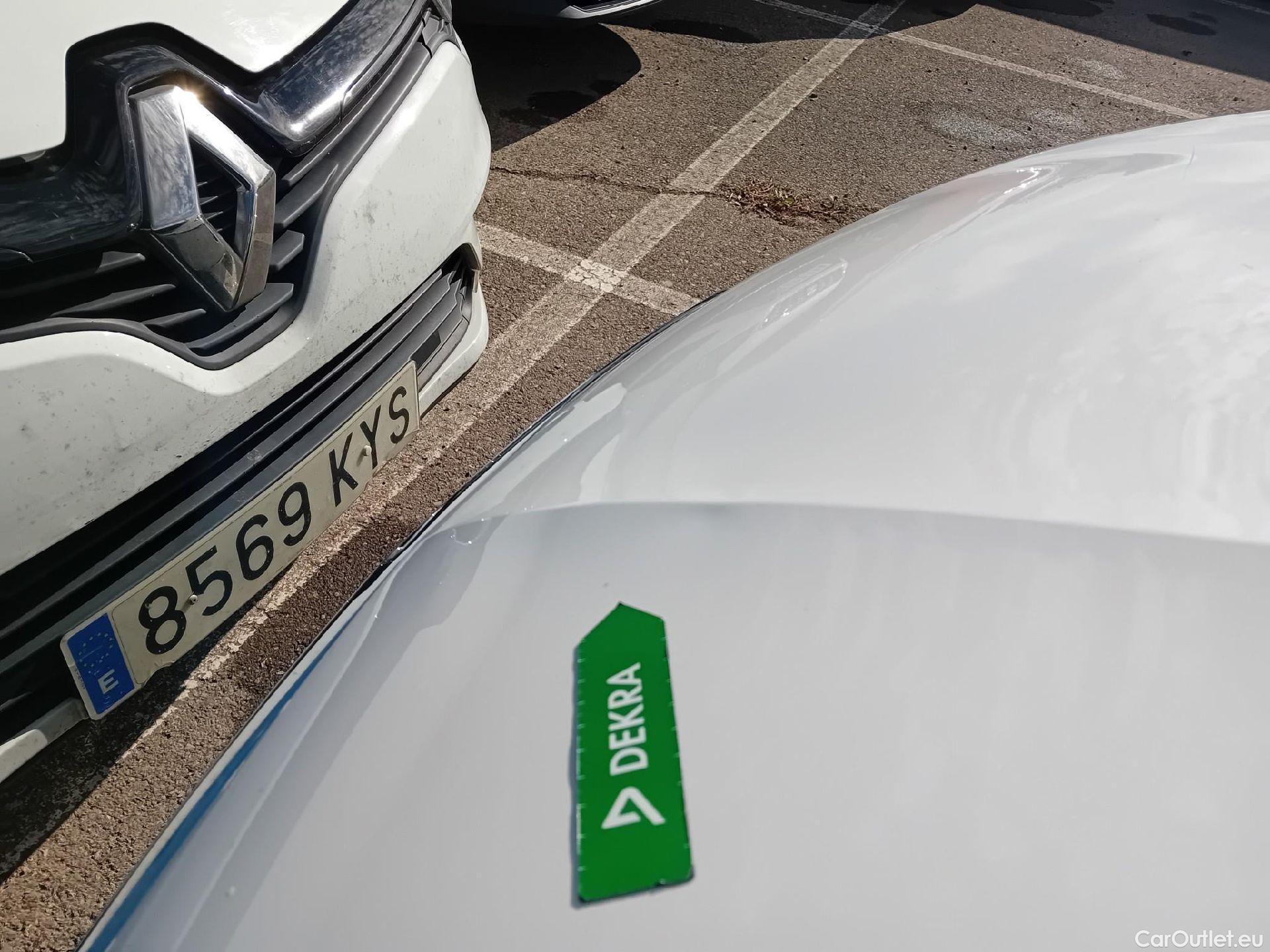  Seat  Leon SEAT León / 2016 / 5P / berlina con portón 1.5 TSI 95kW (130CV) St&Sp Style Visio Edition #1