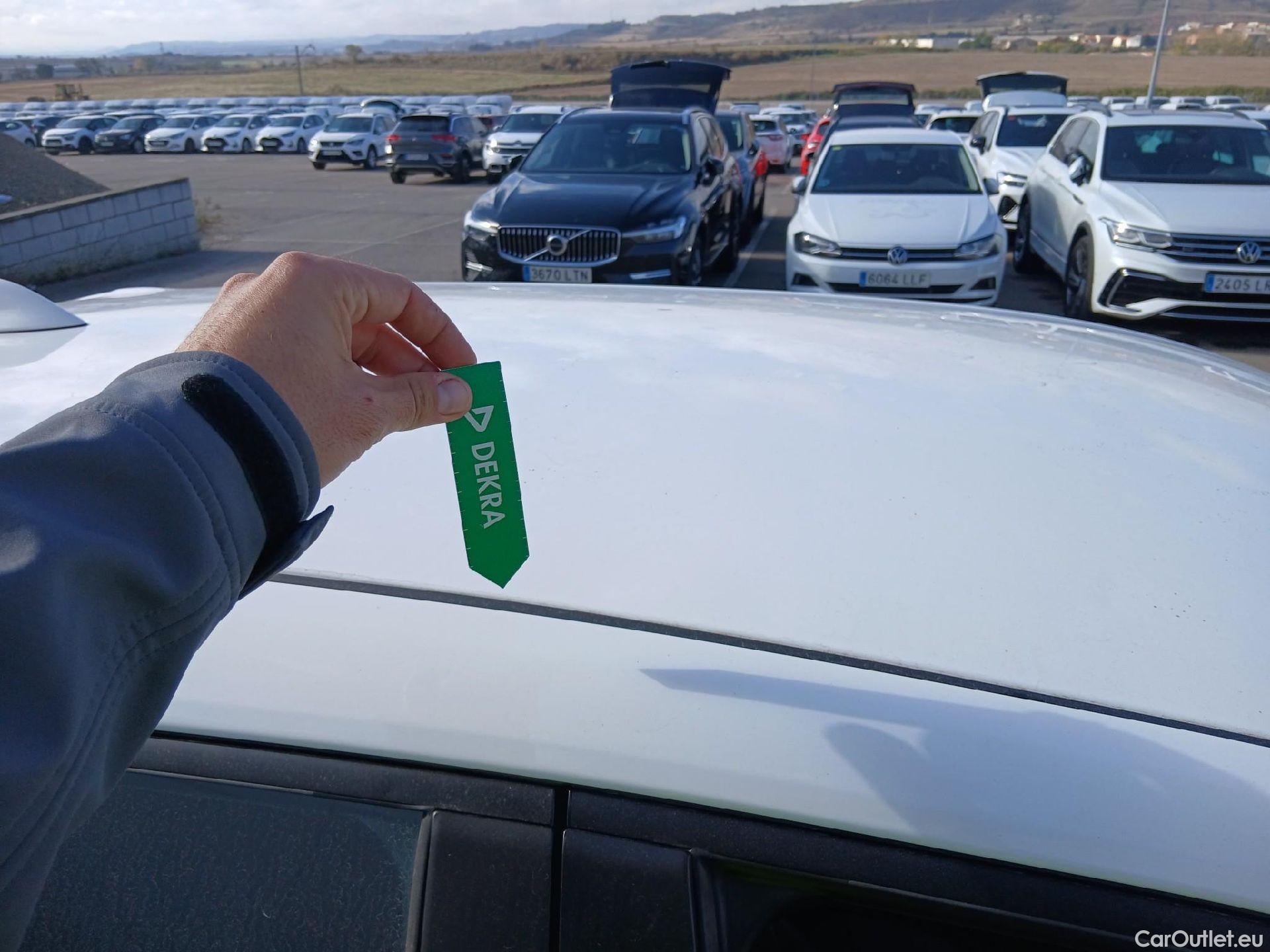  Toyota  Corolla TOYOTA  1.8 125H ACTIVE TECH E-CVT #32