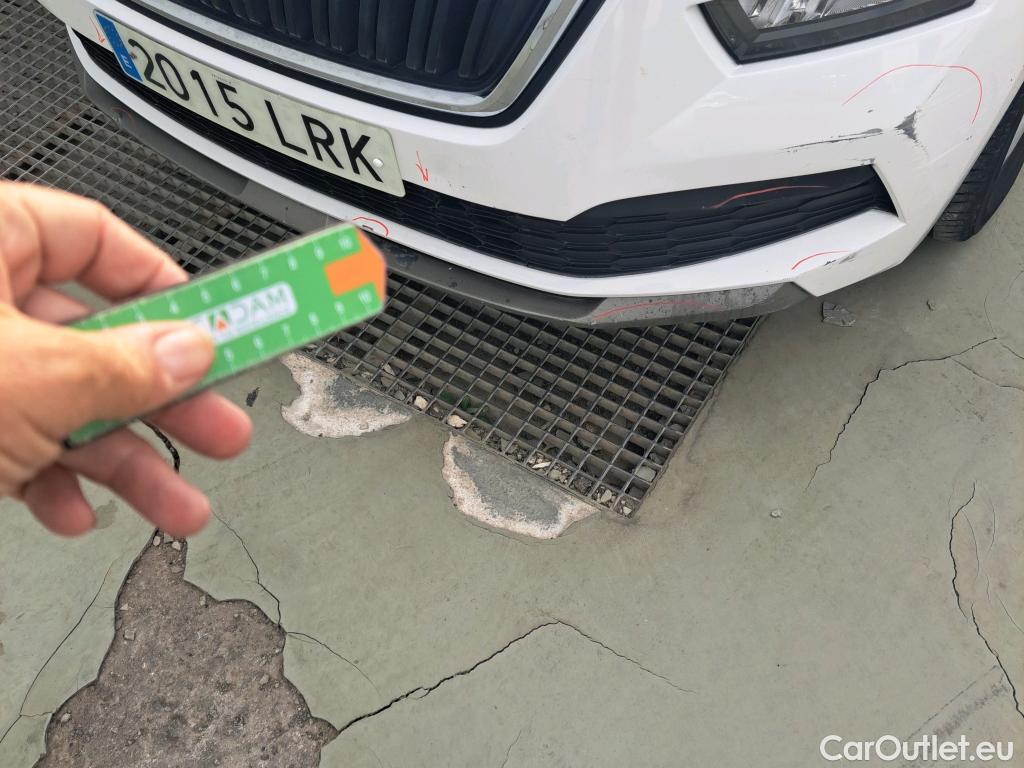  Skoda  KAMIQ SKODA  1.0 TSI 81kW (110CV) DSG Ambition (CX) #40