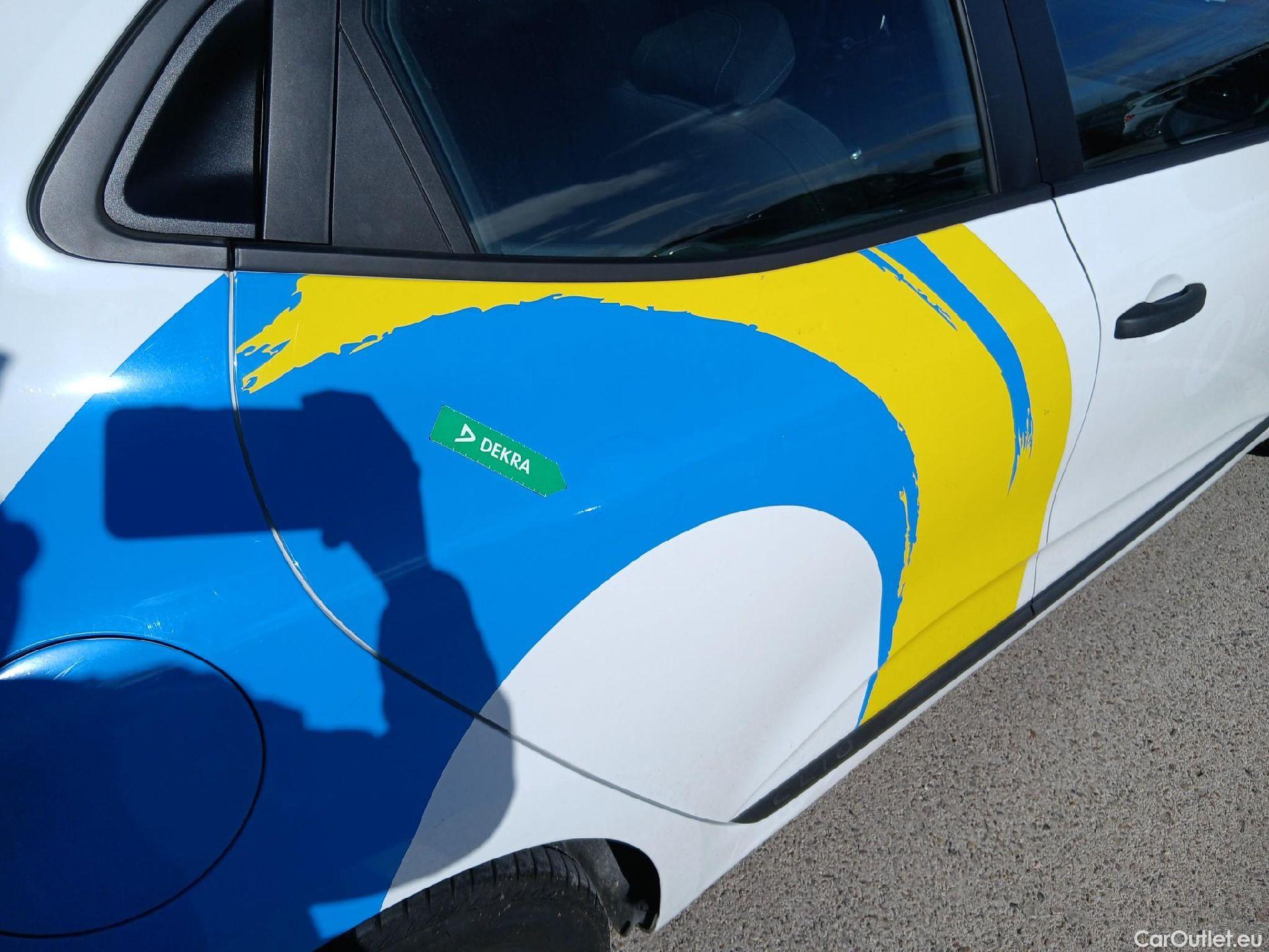  Renault  Clio RENAULT  / 2019 / 5P / berlina con portón Business Blue dCi 63 kW (85CV) #28