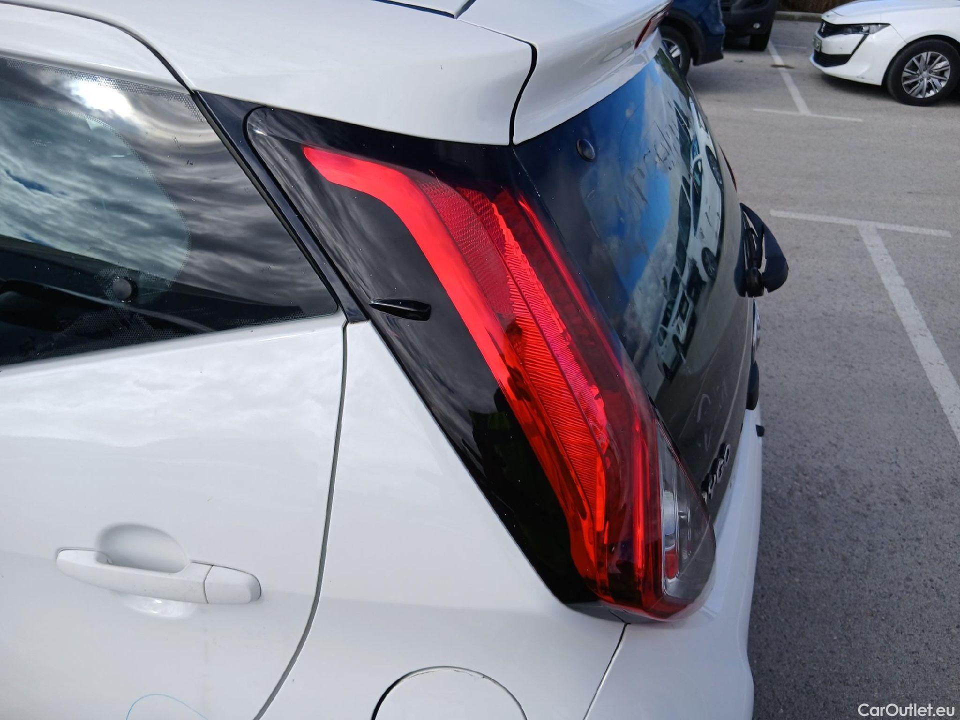  Toyota  Aygo TOYOTA  / 2018 / 5P / minicoche 1.0 70 x-play #29