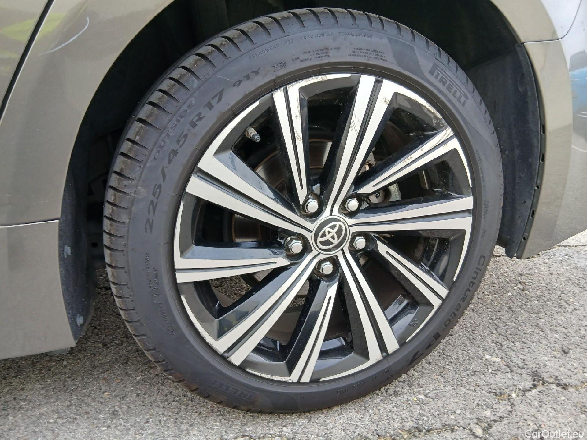  Toyota  Corolla TOYOTA  / 2019 / 5P / familiar 1.8 125H STYLE E-CVT TOURING SPORT #12