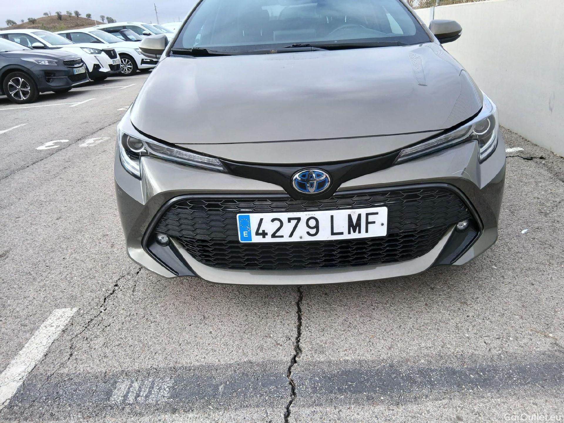  Toyota  Corolla TOYOTA  / 2019 / 5P / familiar 1.8 125H STYLE E-CVT TOURING SPORT #4
