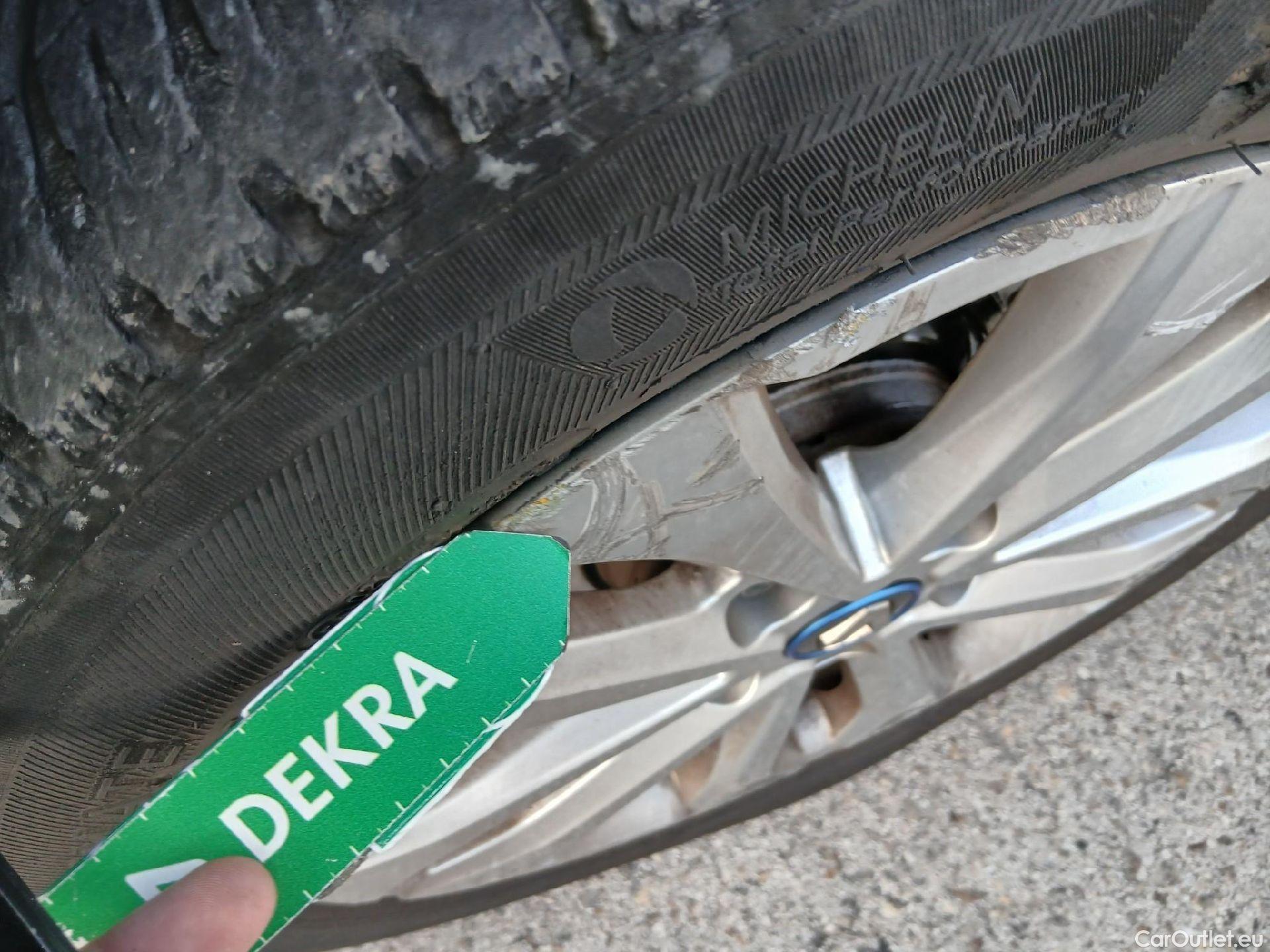  Renault  Zoe RENAULT  / 2019 / 5P / berlina con portón Intens 80 kW R110 Batería 50kWh #16