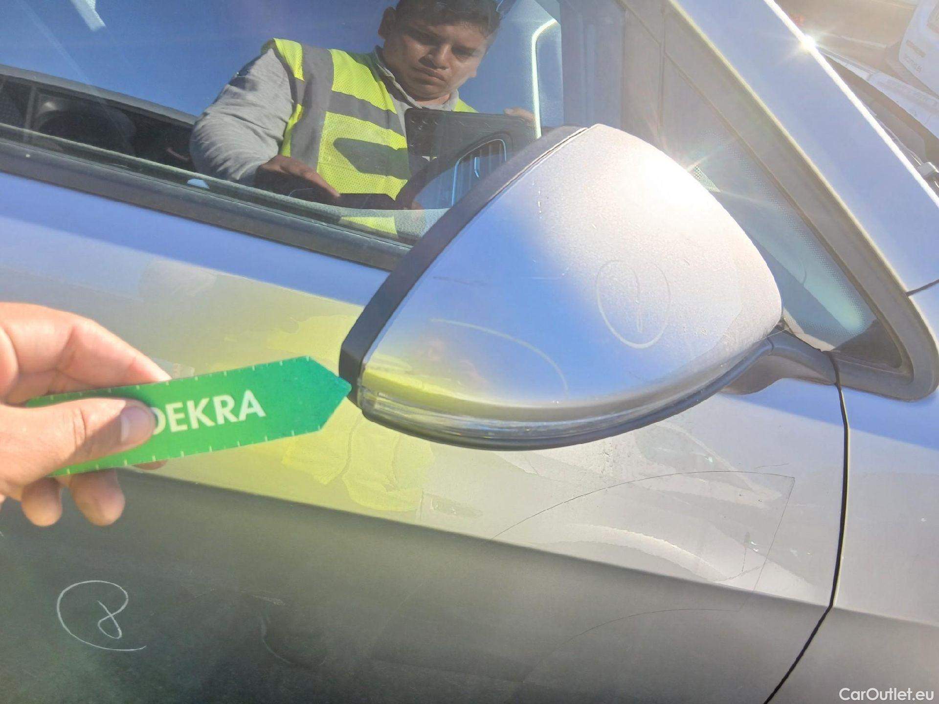  Volkswagen  Golf  VOLKSWAGEN / 2016 / 5P / familiar Business 1.6 TDI 85kW (115CV) Variant #40