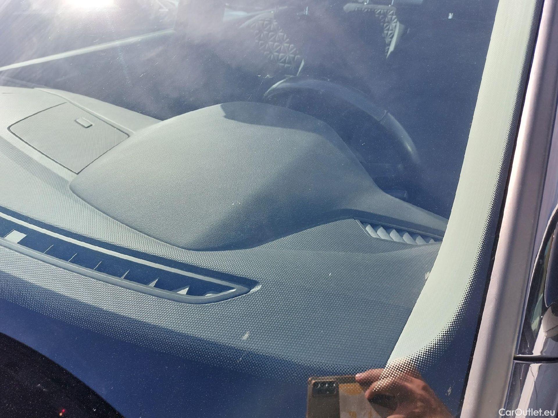  Volkswagen  Tiguan VOLKSWAGEN  / 2020 / 5P / todoterreno Life 2.0 TDI 110kW (150CV) DSG (AC2) #27