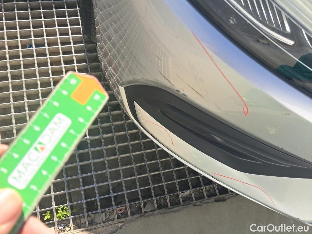  Volvo  V60 VOLVO  / 2018 / 5P / familiar 2.0 B3 (G) Momentum Pro Auto #24