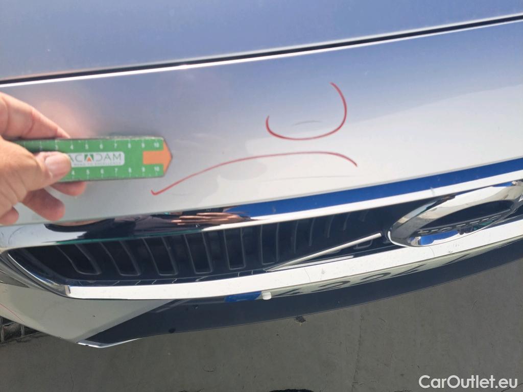  Volvo  V60 VOLVO  / 2018 / 5P / familiar 2.0 B3 (G) Momentum Pro Auto #23