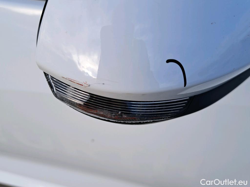  Toyota  Yaris TOYOTA  / 2020 / 5P / berlina con portón 1.5 120H Business Plus #20