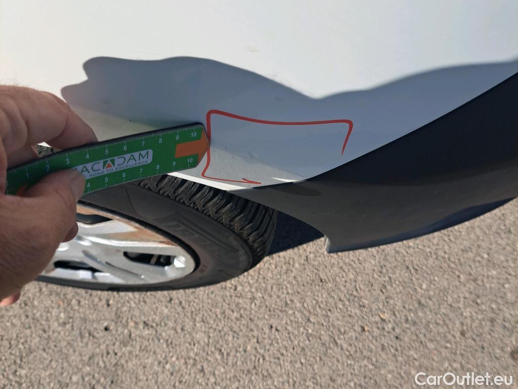  Fiat  Doblo FIAT Doblò Cargo/2015/4P/furgón derivado de turismo Cargo SX 1.3 Mjet 70 kW (95 CV) #12