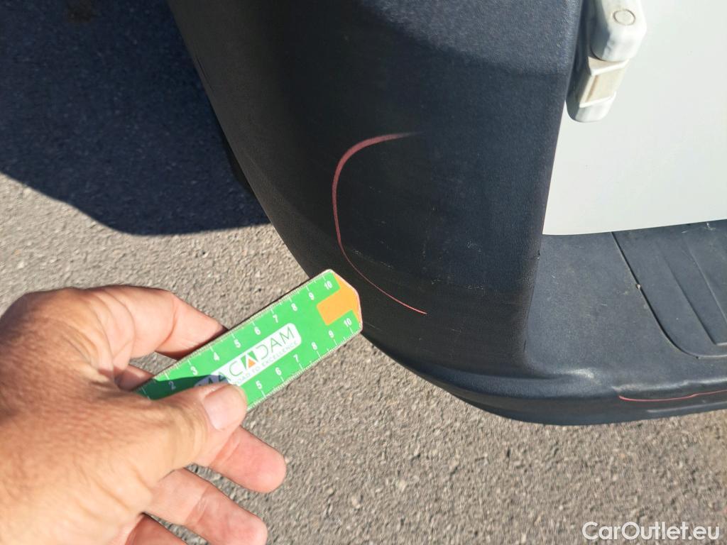  Fiat  Doblo FIAT Doblò Cargo/2015/4P/furgón derivado de turismo Cargo SX 1.3 Mjet 70 kW (95 CV) #20