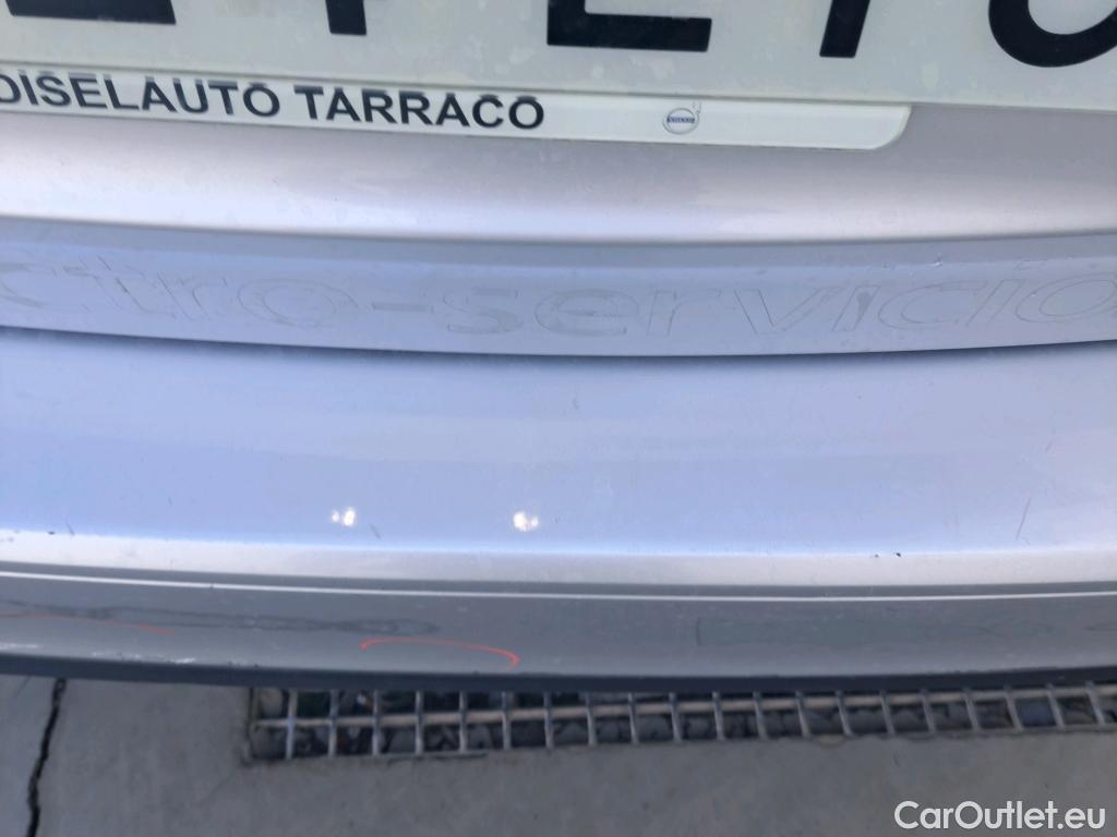  Volvo  V60 VOLVO  / 2018 / 5P / familiar 2.0 B3 (G) Momentum Pro Auto #40