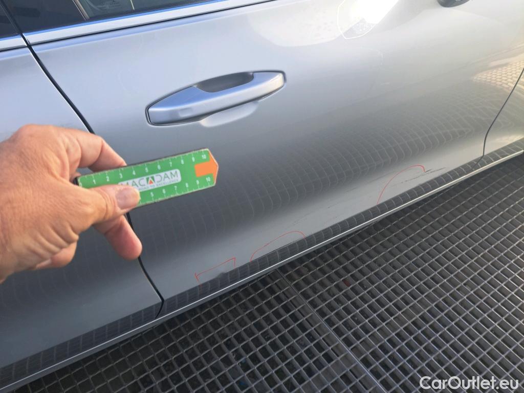  Volvo  V60 VOLVO  / 2018 / 5P / familiar 2.0 B3 (G) Momentum Pro Auto #3