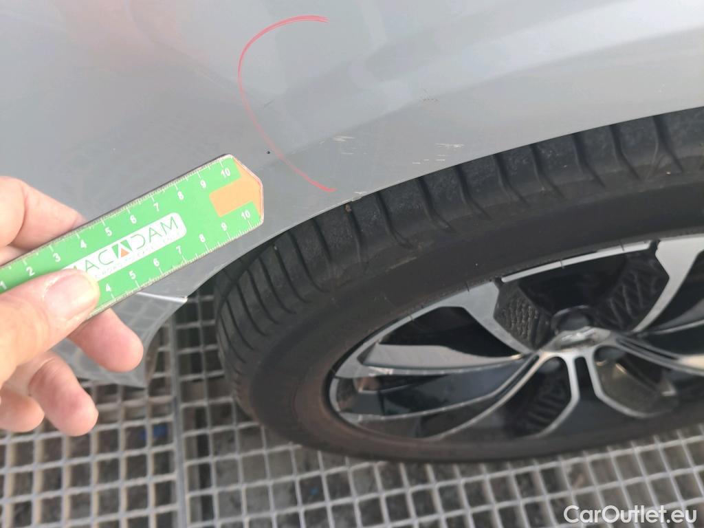  Volvo  V60 VOLVO  / 2018 / 5P / familiar 2.0 B3 (G) Momentum Pro Auto #18