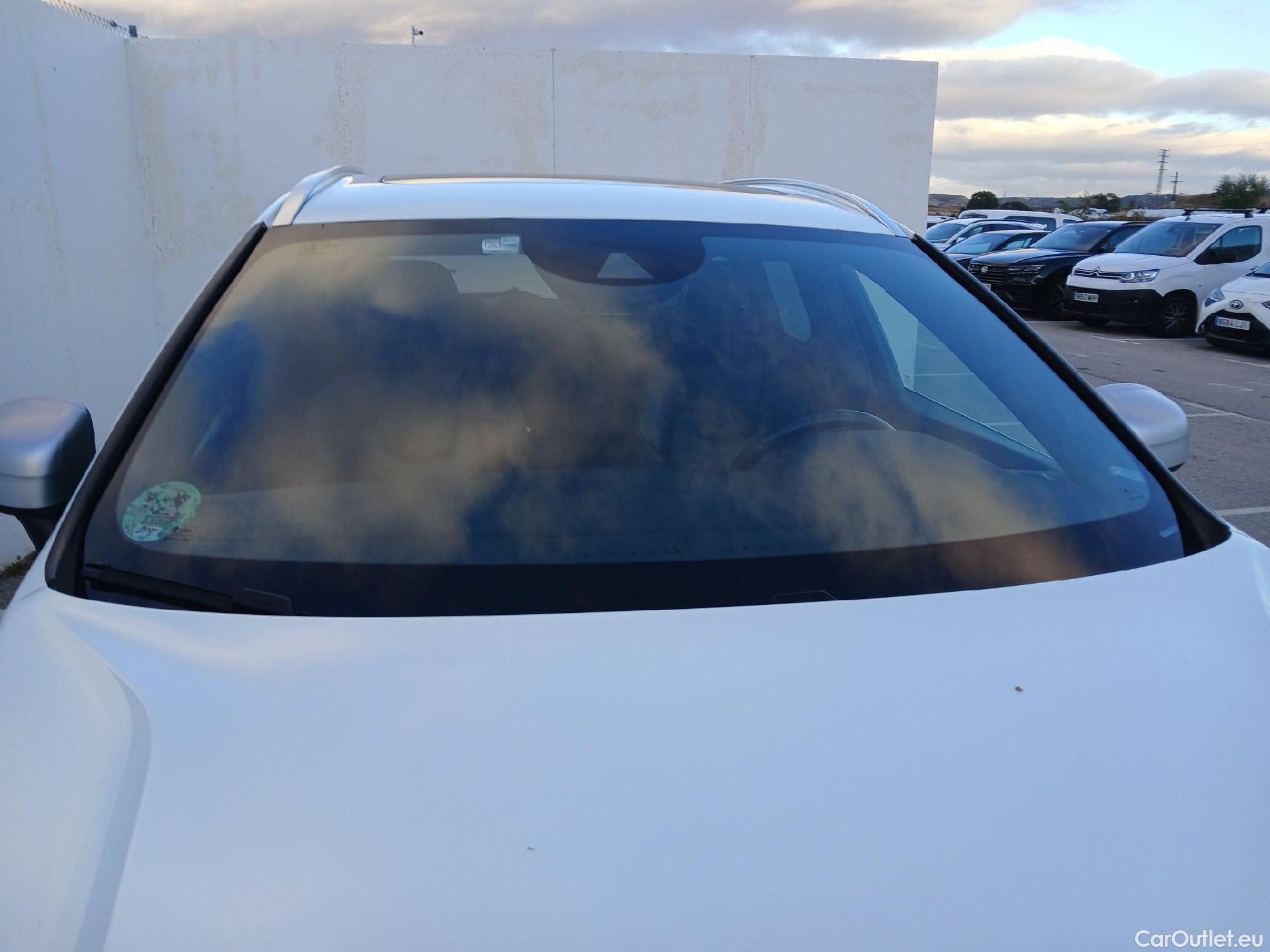  Volvo  XC60 VOLVO  / 2017 / 5P / todoterreno 2.0 T5 AWD R-Design Auto #9