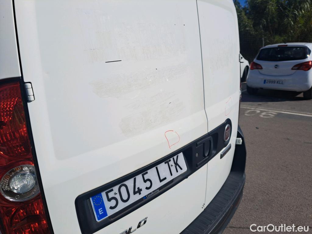  Fiat  Doblo FIAT Doblò Cargo/2015/4P/furgón derivado de turismo Cargo SX 1.3 Mjet 70 kW (95 CV) #16