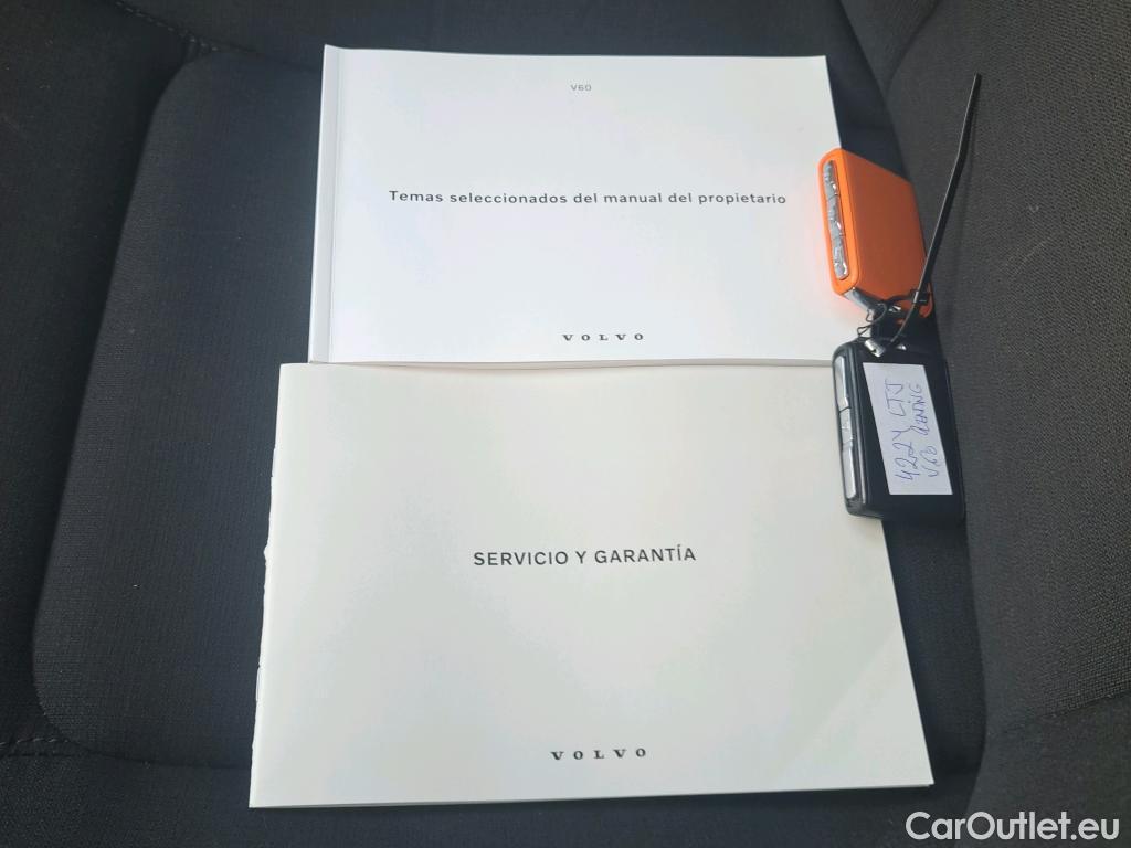  Volvo  V60 VOLVO  / 2018 / 5P / familiar 2.0 B3 (G) Momentum Pro Auto #33