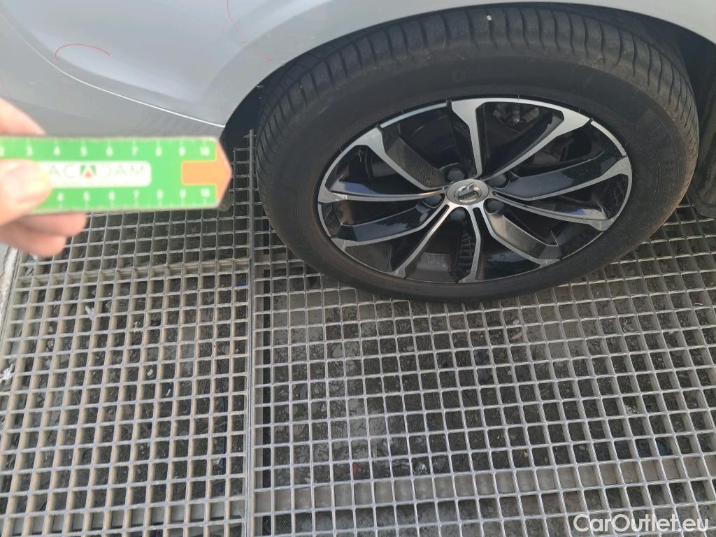  Volvo  V60 VOLVO  / 2018 / 5P / familiar 2.0 B3 (G) Momentum Pro Auto #8