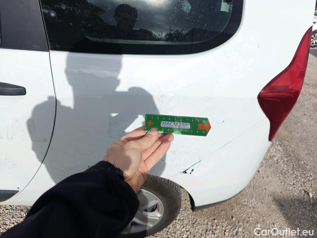  Dacia  Lodgy DACIA  / 2012 / 5P / monovolumen compacto Comfort Blue dCi 70kW (95CV) 7Pl - 18 #24