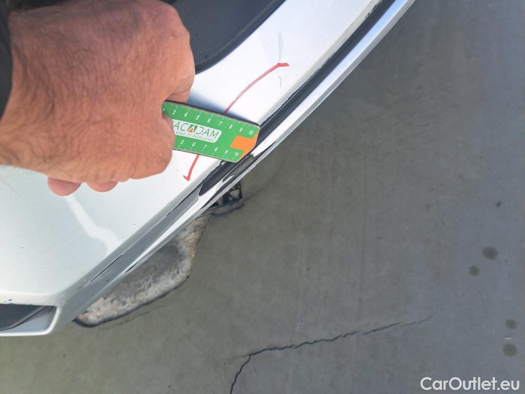  Volvo  V60 VOLVO  / 2018 / 5P / familiar 2.0 B3 (G) Momentum Pro Auto #27