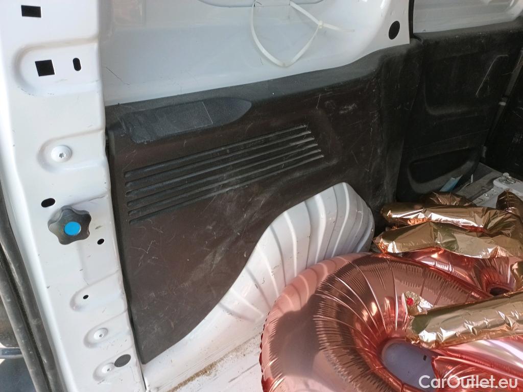  Citroen  Berlingo CITROEN  / 2018 / 4P / furgón derivado de turismo Talla M BlueHDi 100 #26