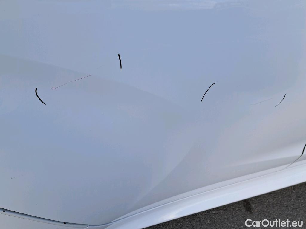  Toyota  Yaris TOYOTA  / 2020 / 5P / berlina con portón 1.5 120H Business Plus #18