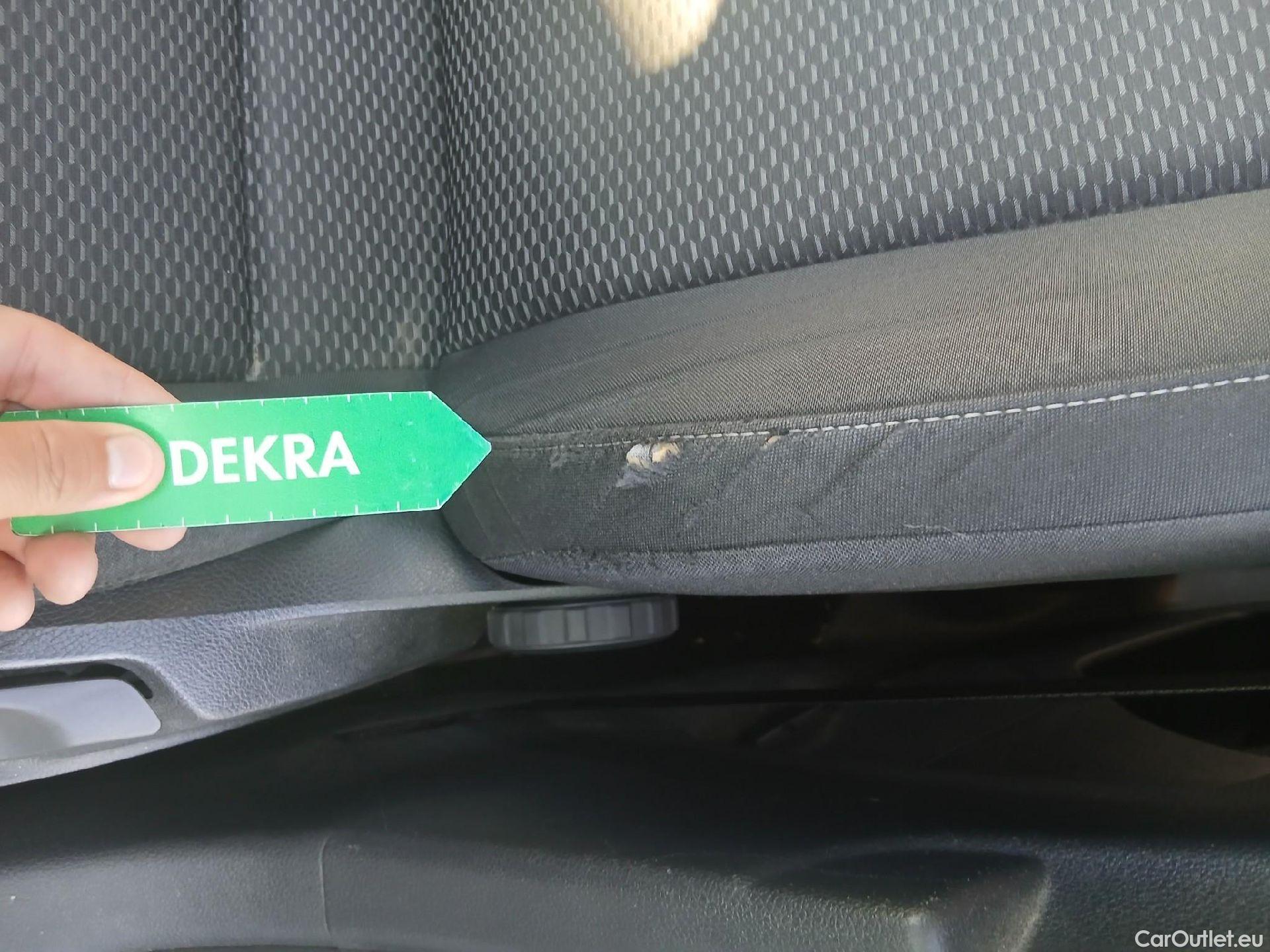  Volkswagen  Golf  VOLKSWAGEN / 2016 / 5P / familiar Business 1.6 TDI 85kW (115CV) Variant #8