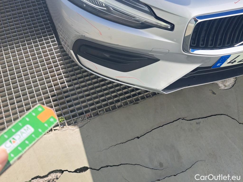  Volvo  V60 VOLVO  / 2018 / 5P / familiar 2.0 B3 (G) Momentum Pro Auto #25