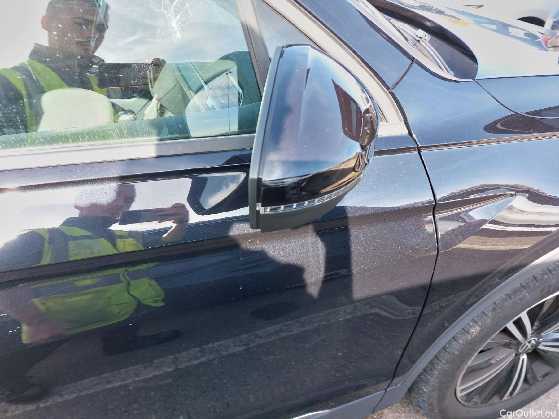  Volkswagen  Tiguan VOLKSWAGEN  / 2020 / 5P / todoterreno Life 2.0 TDI 110kW (150CV) DSG (AC2) #25