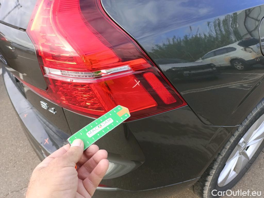  Volvo  XC60 VOLVO  / 2017 / 5P / todoterreno 2.0 B4 D Momentum Pro Auto #1