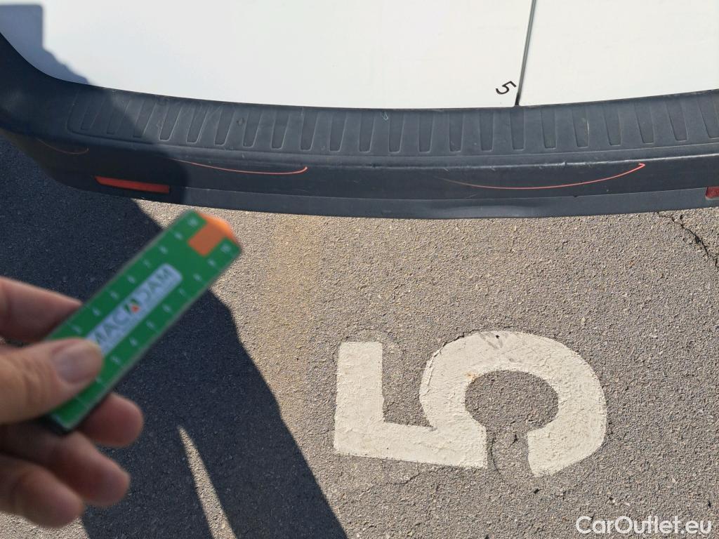  Fiat  Doblo FIAT Doblò Cargo/2015/4P/furgón derivado de turismo Cargo SX 1.3 Mjet 70 kW (95 CV) #18